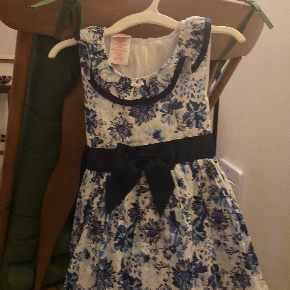 Beautiful Girls Dress Size 6
